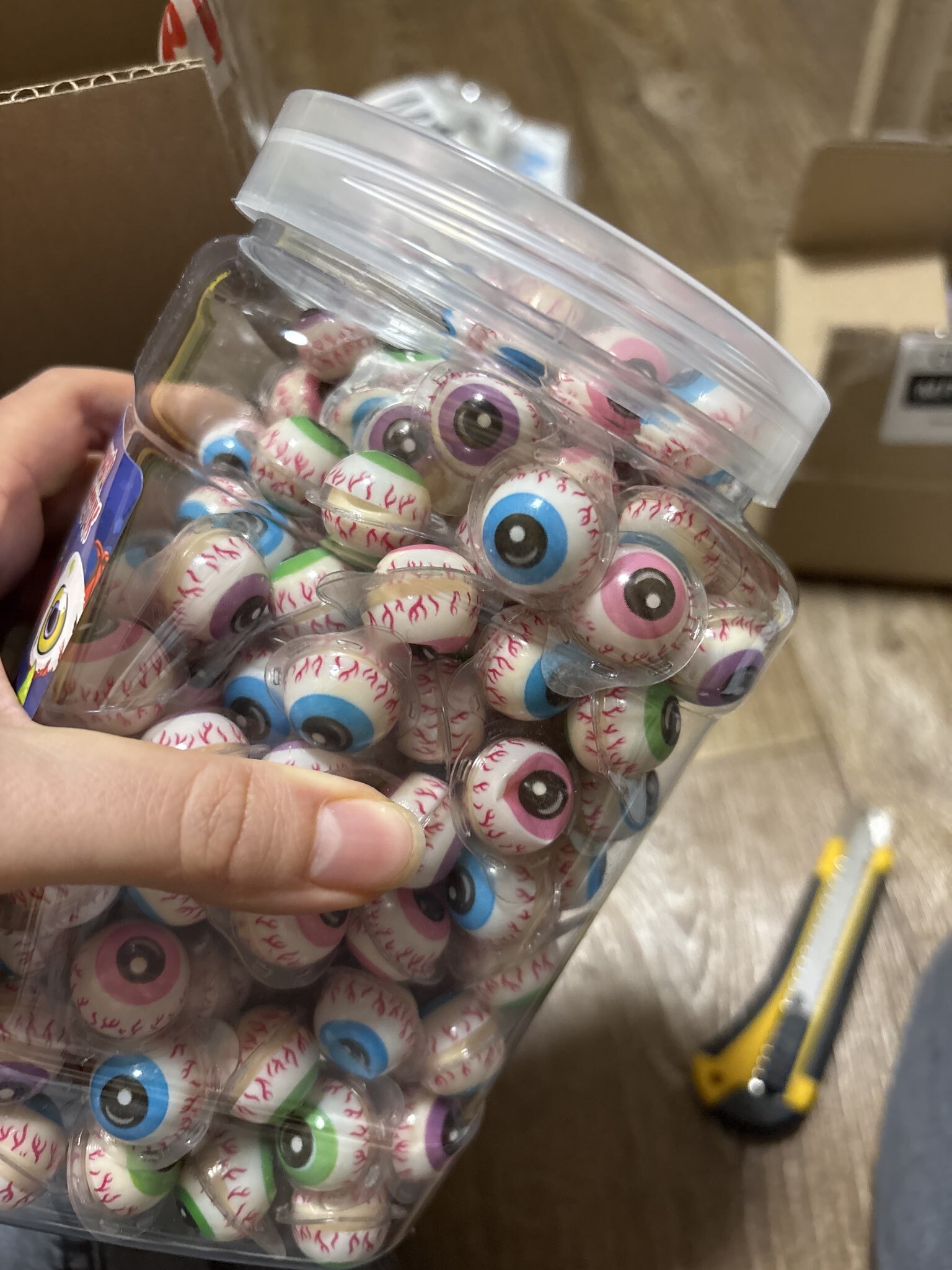 Фотография покупателя товара Жевательный мармелад «Глаза» с кисло- сладкой начинкой, 2 г - Фото 2